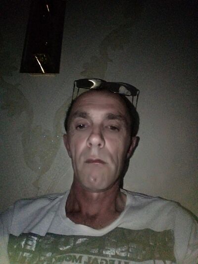 ,   Wiktor, 61 ,  