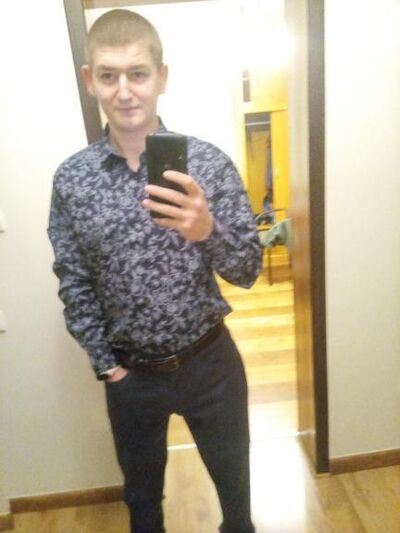  ,   Yevhenii, 27 ,   ,   , 