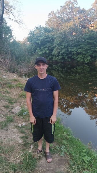  ,   Viktor, 44 ,   ,   , c 