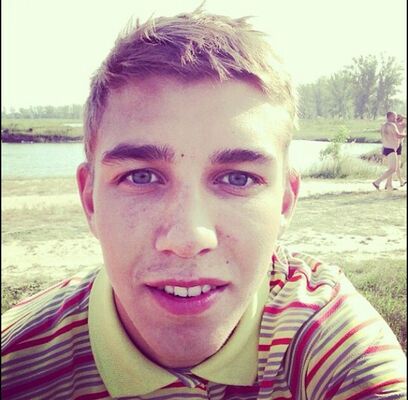  -,   Denis, 31 ,  