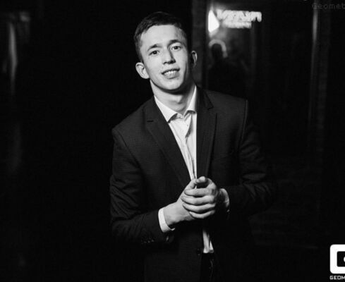  ,   Maxim, 27 ,   ,   , 