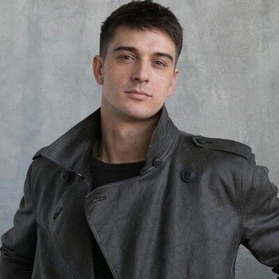  16075305  Anton, 31 ,    