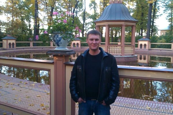  ,   Alex, 42 ,  