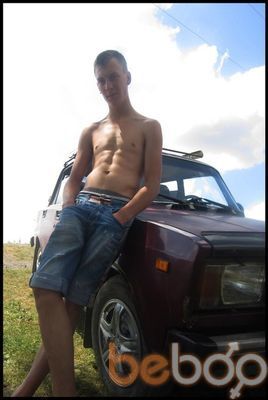  ,   Alex, 32 ,   