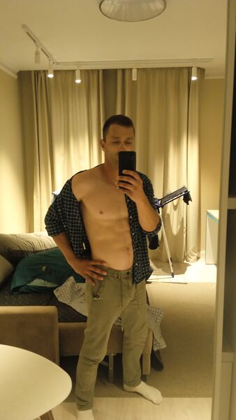  ,   Levon, 37 ,   ,   