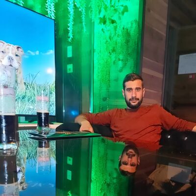  ,   Safa, 25 ,   ,   