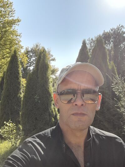  ,   Valeri, 46 ,   ,   
