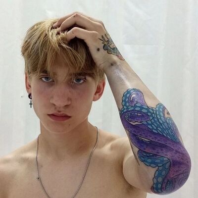  Duivendrecht,   , 18 ,   ,   