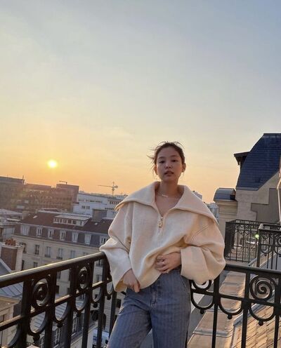  ,   Lalisa, 21 ,   ,   , c 