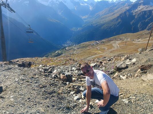  -,   Anton, 31 ,   ,   