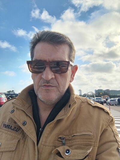  ,   Ali, 52 ,   ,   