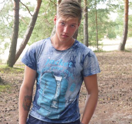   ,   Vano, 28 ,   