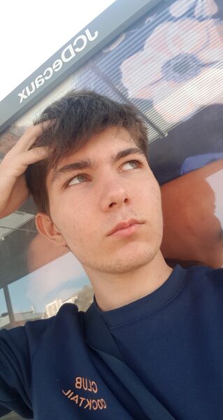  ,   Jean, 21 ,   