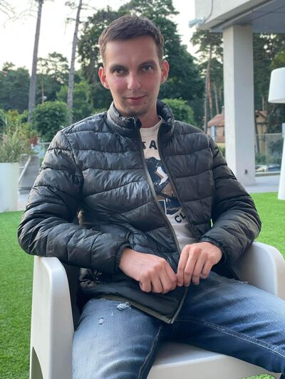  ,   Edgaras, 31 ,   ,   , c 