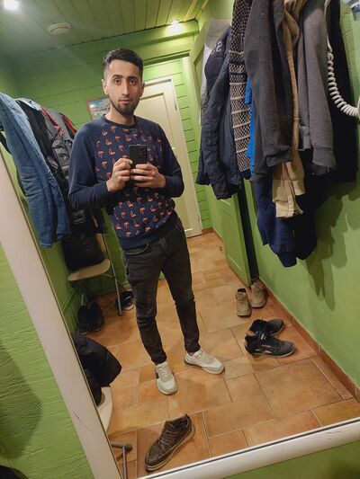  -,   Akhmedjan, 25 ,   ,   