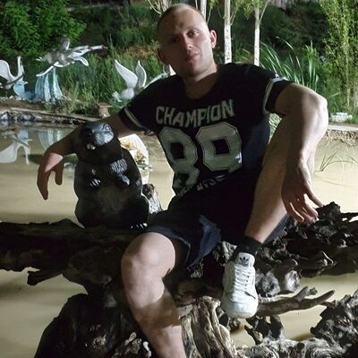  ,   Vladislav, 32 ,   ,   