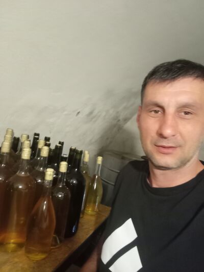  ,   Vitalie, 41 ,   