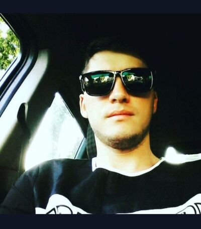  ,   Artur, 32 ,     , c , 