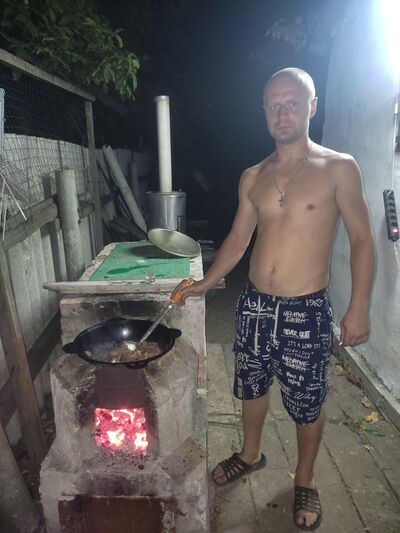  ,   Kiril Dor, 32 ,   ,   , c , 