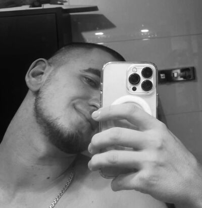  ,   Maksim, 22 ,   ,   