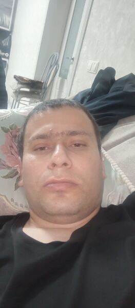  ,   Akbar, 32 ,   ,   