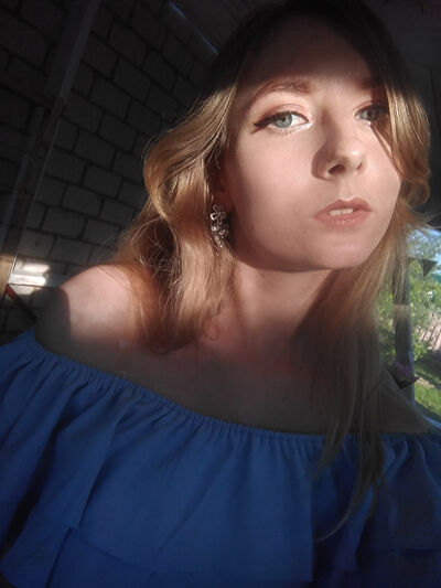  -,   Polina, 22 ,   ,   