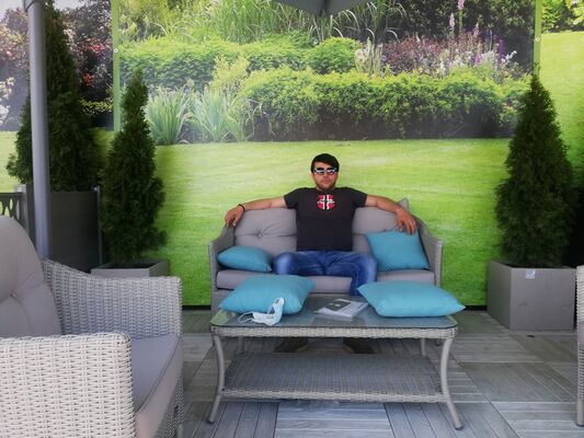  ,   Irakli, 42 ,   ,   , c 