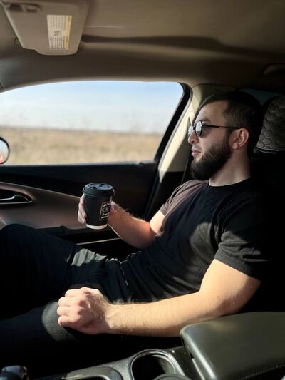  ,   Tommy, 29 ,   ,   