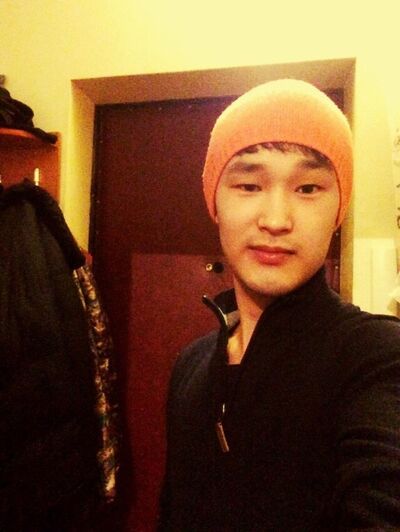  ,   Adul, 32 ,   
