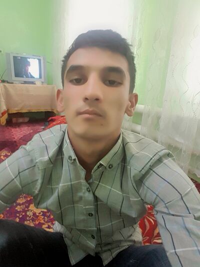  ,   Shoxruh, 25 ,  