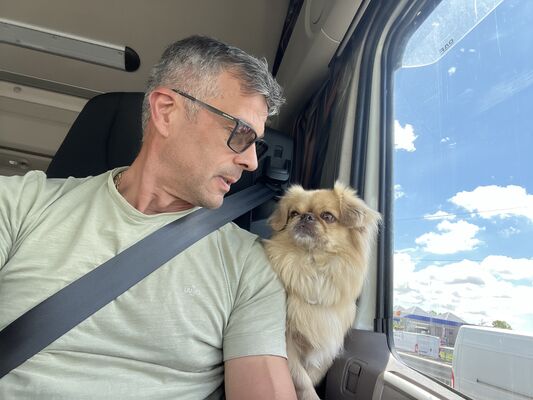  ,   Victor, 52 ,   ,   