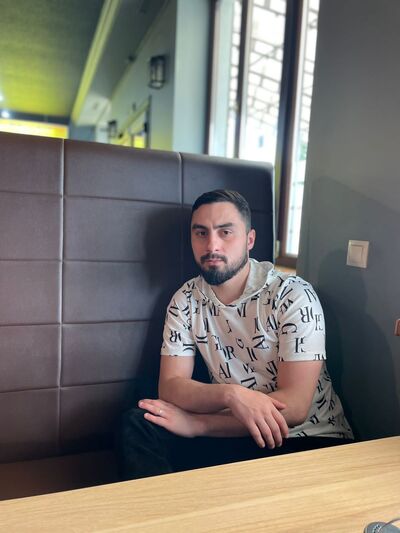  ,   ARTUR, 29 ,  