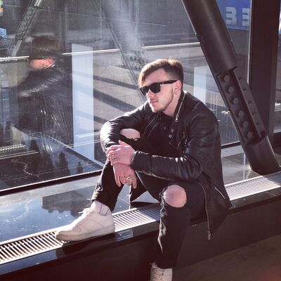  ,   Mark, 28 ,   