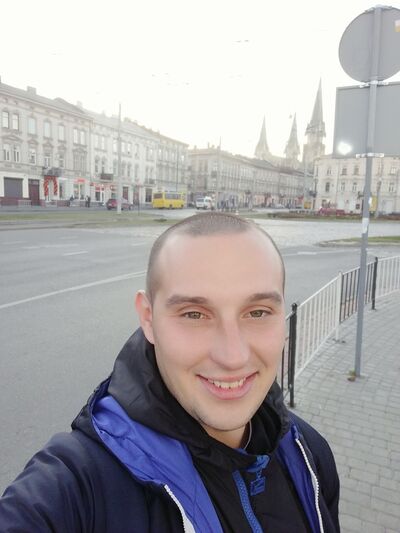  ,   Vlad, 32 ,   