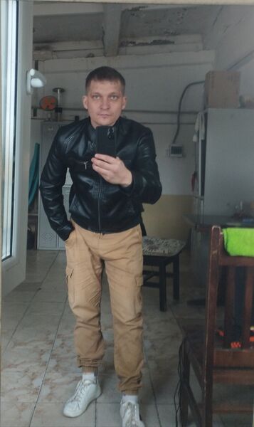  ,   Mikhail, 37 ,   ,   , c 