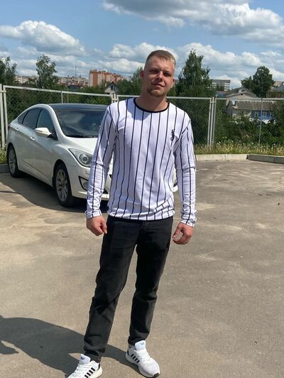  ,   Viktor, 24 ,   ,   