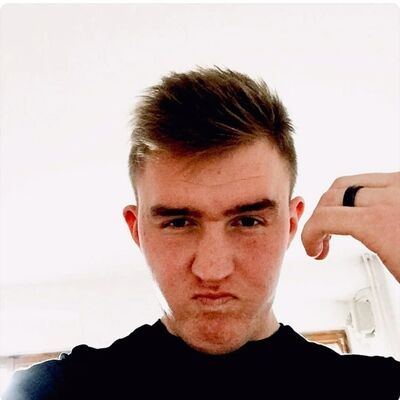  ,   Simon, 28 ,   ,   
