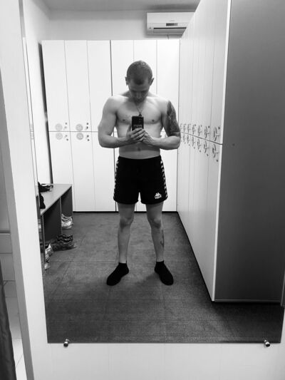  --,   Roman, 24 ,   ,   
