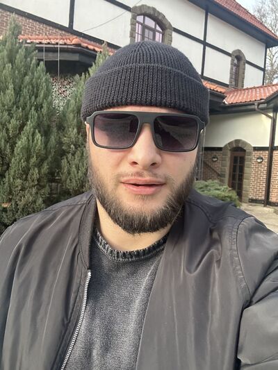  --,   Max, 27 ,   ,   