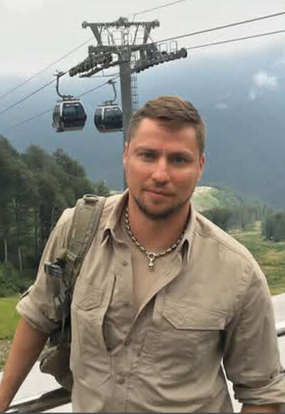  ,   Maxim, 48 ,   c 