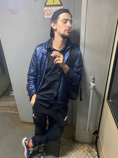  ,   Artyom, 28 ,   ,   