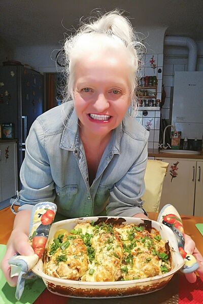  ,   Olga, 64 ,   c 