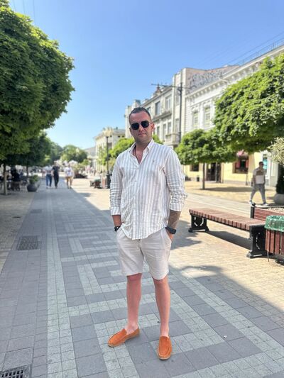  ,   Ruslan, 37 ,   ,   , c 