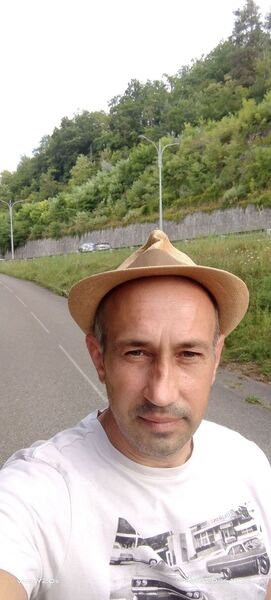  Annecy-le-Vieux,   Serhii, 46 ,   ,   , c , 