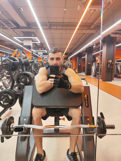  ,   Victor, 35 ,   ,   