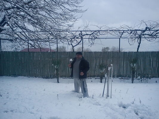  ,   Gio, 48 ,  