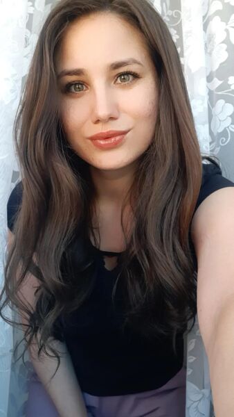  ,   Viktoria, 27 ,   
