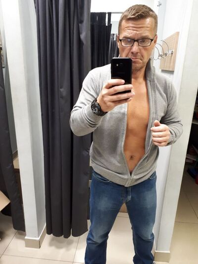  ,   Vadim, 47 ,   
