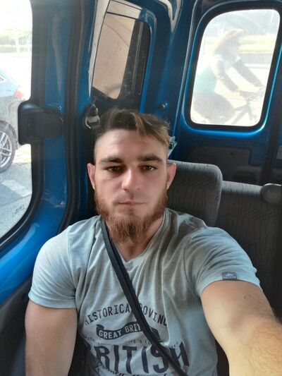  ,   Artur, 31 ,   c 