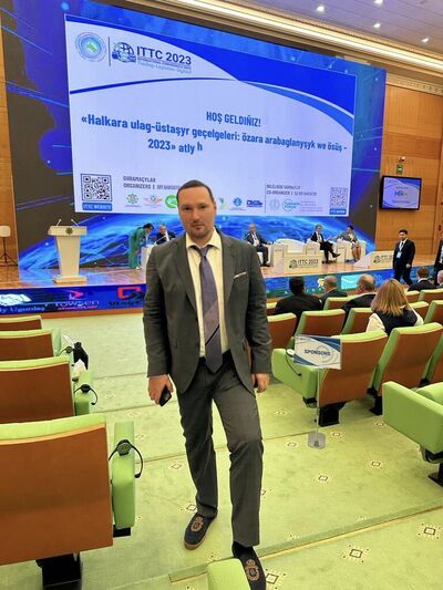  ,   Dr Medury, 39 ,   ,   , c 